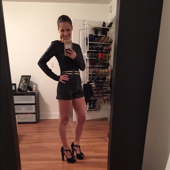 Black leather romper ! - Picture 3 of 3