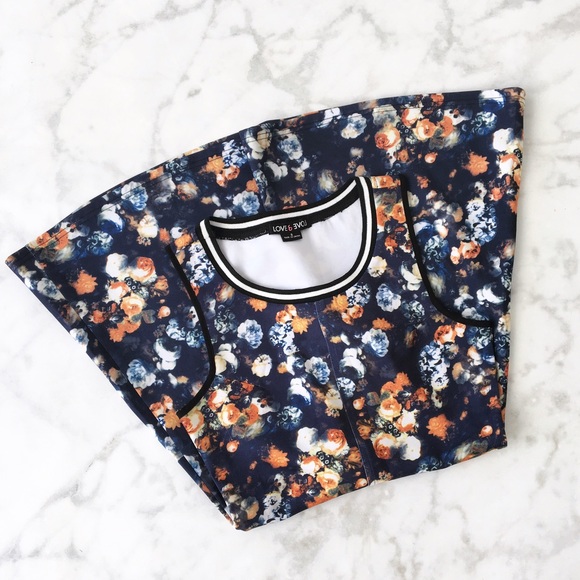 ▫️LAST 1▫️BLUE FLORAL PRINT SKATER DRESS - Picture 2 of 4