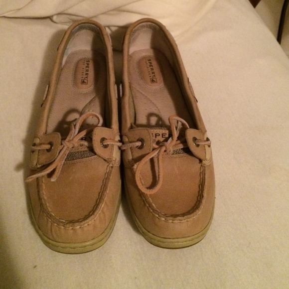 Tan sperrys size 8