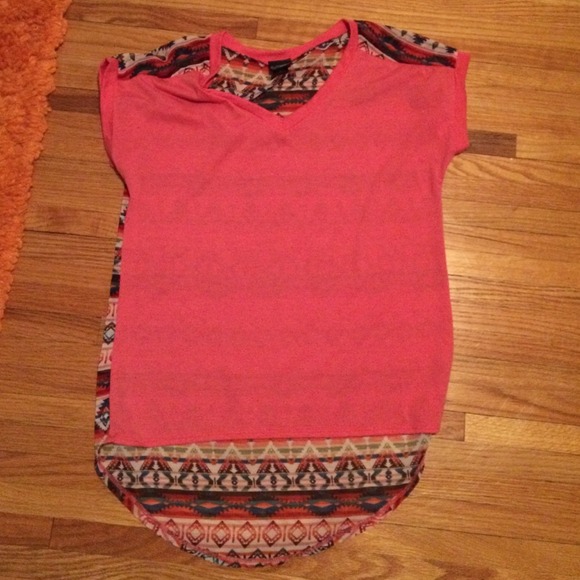 Pink Aztec t shirt from buckle - size medium