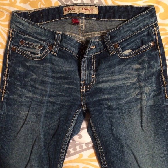 Buckle jeans