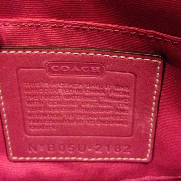 Authentic small shoulder coach purse - Picture 4 of 4