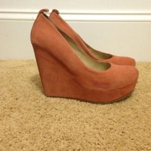 ALDO peach wedges