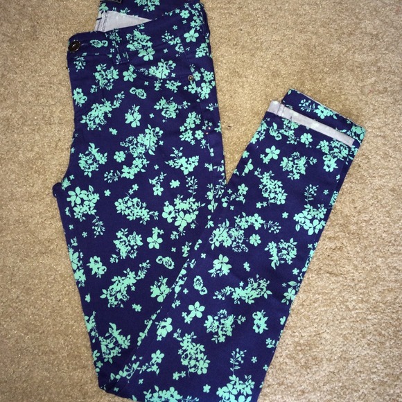 Floral skinnies ⚡️FLASH SALE⚡️
