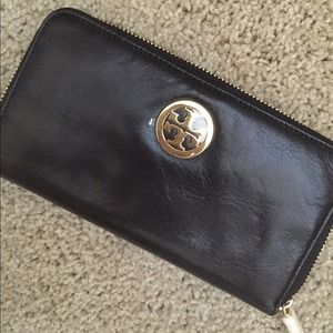 TORY BURCH WALLET NWT AND SHOPPING BAG