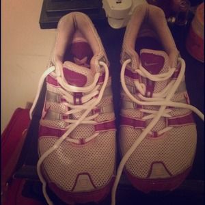 Used Nike shox good cond