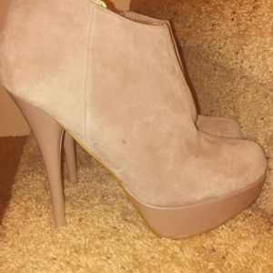 Heeled booties
