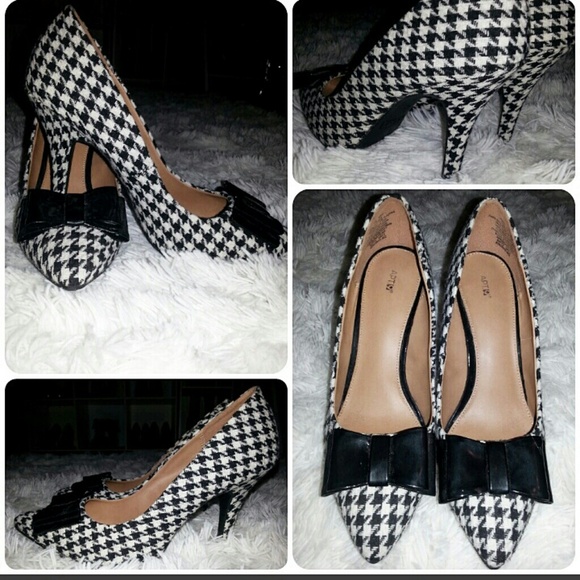 HOUNDSTOOTH PRINT PUMPS WITH BLACK BOW
