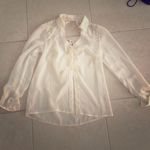 Truth NYC Back Cut Out Lace Button Down ✨