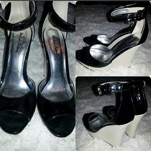 BLACK STRAP WEDGE SHOE