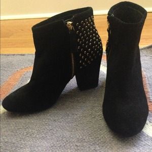 HP Steve Madden Capitoll Black Suede Bootie