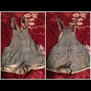 Hollister Distressed short-alls