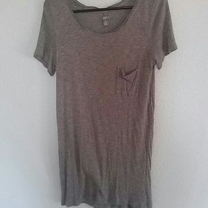Heather grey tee