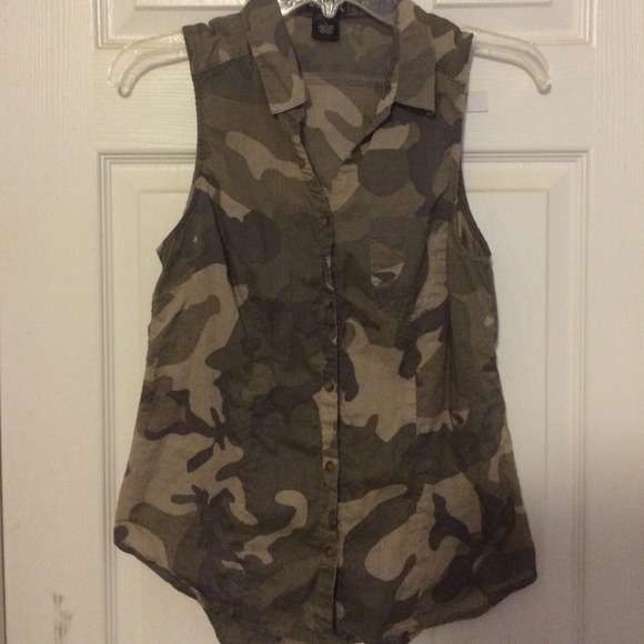 Camouflage print top