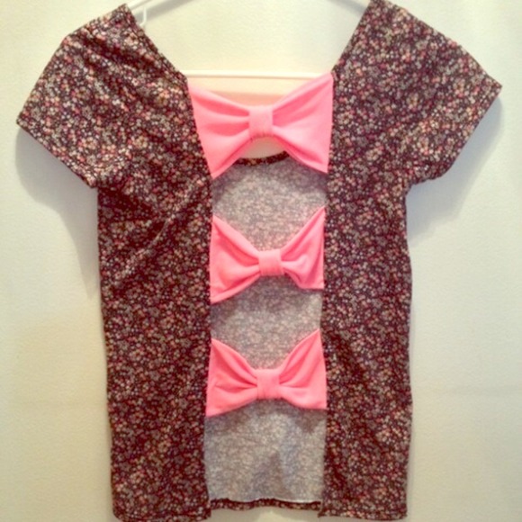 Nollie bow back floral top