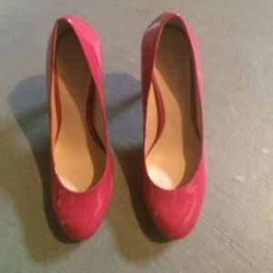 EUC Nine West pink patent leather pumps