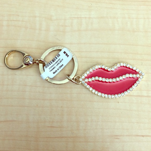 Henri Bendel lip keychain
