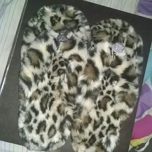 Flip flop fuzzy slippers