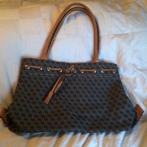 FLASH Dooney and Bourke tote