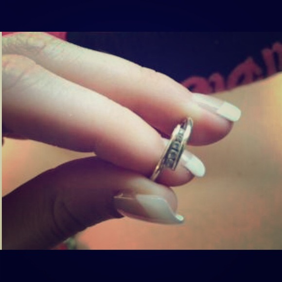 Cute diamond ring