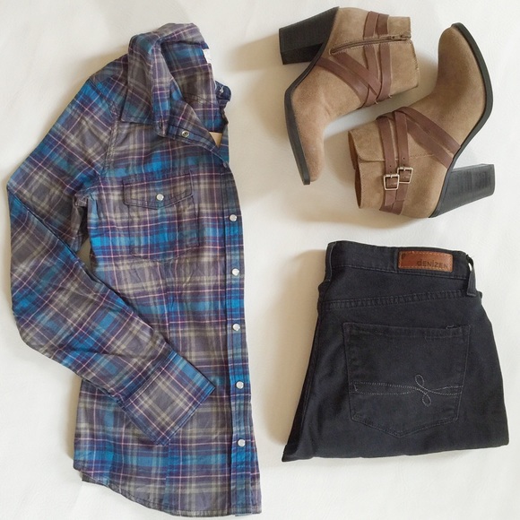 Levi's Tops - NWT Levi's Plaid Shirt