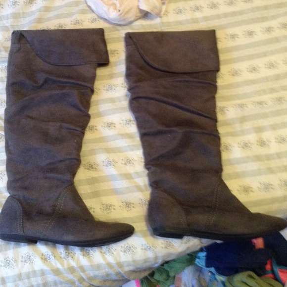 Greyish brown fashion boots