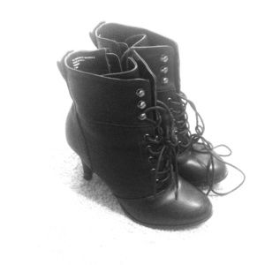 Never before worn boots, size 7.5