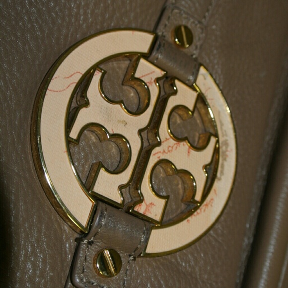 SOLD Tory Burch Amanda Foldover Taupe leather bag - Picture 4 of 4