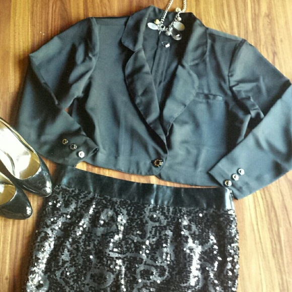 🎉👏 HOST PICK  1-3-15 🎉Vintage black blazer.