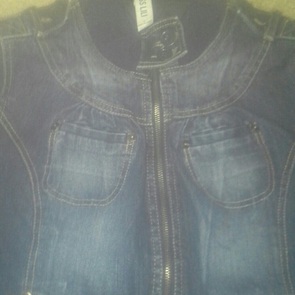 Beautiful Miss Lili jean jacket. - Picture 3 of 3