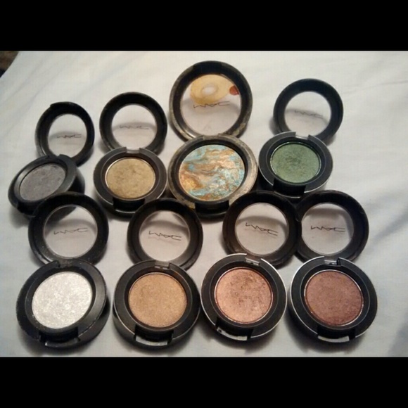 Mac Authentic Eye shadow bundle