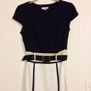 Dress barn size 6 . Fits as a medium.