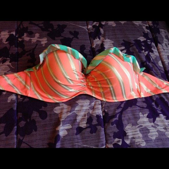 Victoria secret swimsuit! 34DD&medium
