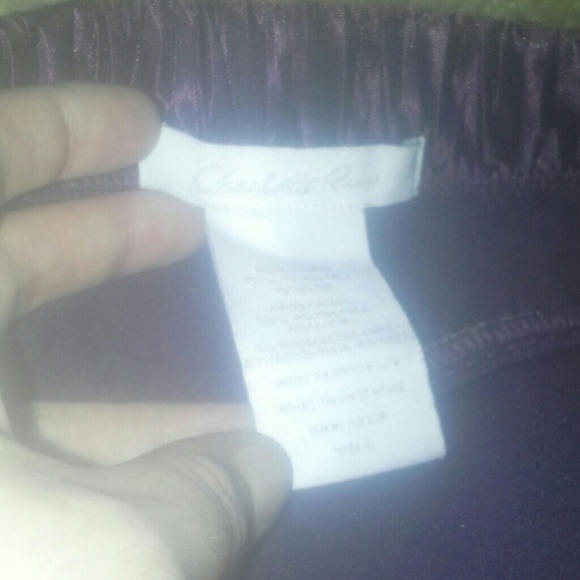 Gorgeously rippled burgundy mini dress w/flowers - Picture 3 of 3