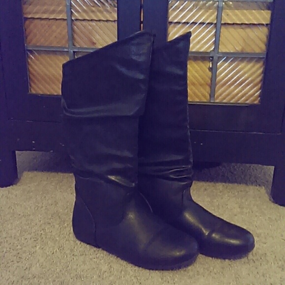 Boots - Picture 1 of 2