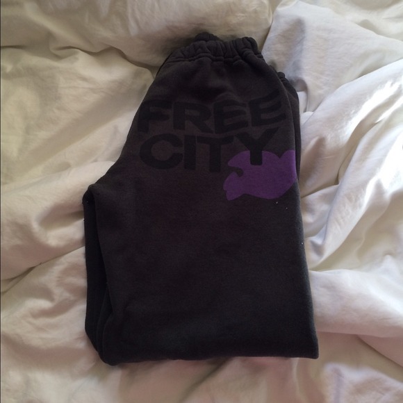 Free city sweatpants