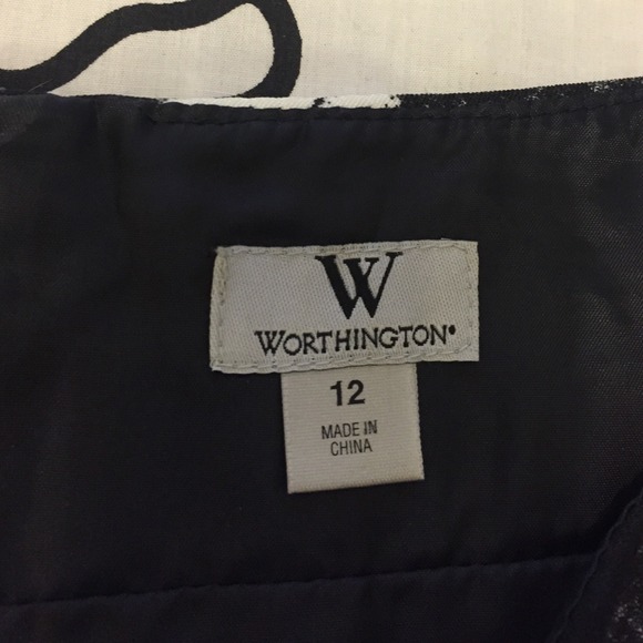 NWT Black and white graphic skirt - Picture 4 of 4