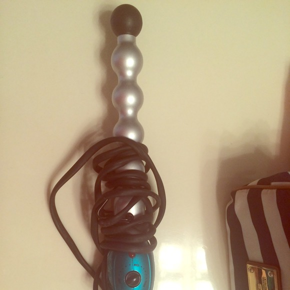 Bed head curler. Used once! - Picture 1 of 2