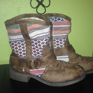 Roxy boots