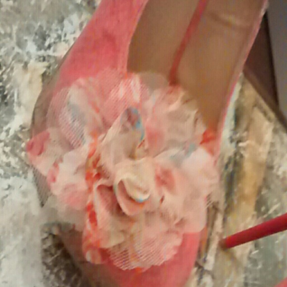 Heels - Picture 3 of 3