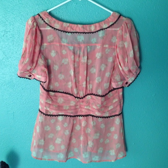 SALE! Odille 100% Silk Sheer Blouse - Picture 4 of 4