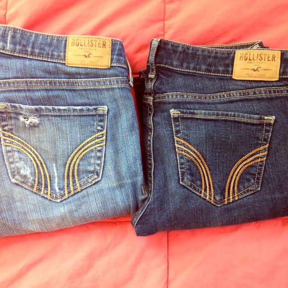🌸BUNDLE 2 Hollister Bootleg Jeans!🌴