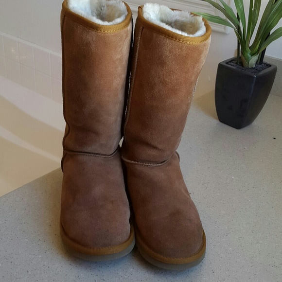 Classic Tall UGG Boots - Chestnut W 9