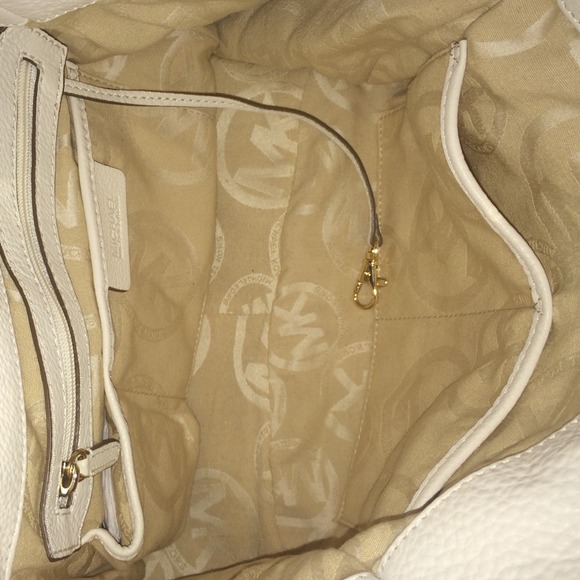 White Michael Kors Fulton Medium Shoulder Bag - Picture 3 of 4