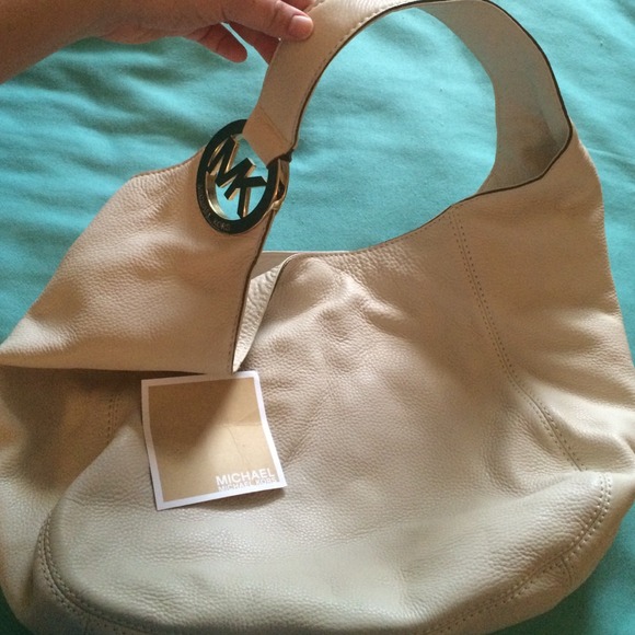 White Michael Kors Fulton Medium Shoulder Bag - Picture 4 of 4