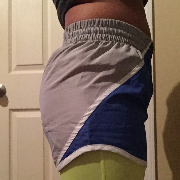 Shorts - Picture 3 of 3