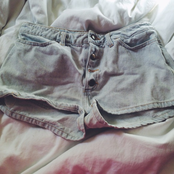 American Apparel shorts!!