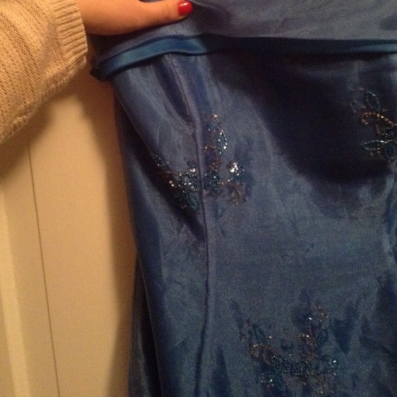 Blue ball gown - Picture 3 of 4