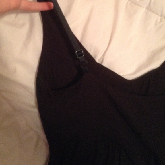 Black dress - Picture 3 of 4