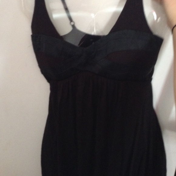 Black dress - Picture 4 of 4